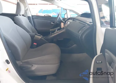 2013 Toyota Prius Three z USA, uszkodzony, nr VIN JTDKN3DU5D5619291